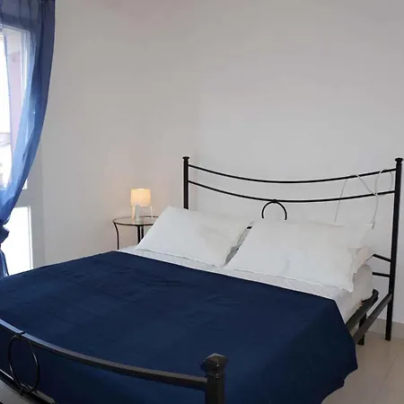 Apartment 25679