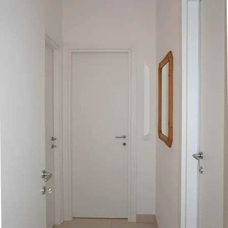 25679
